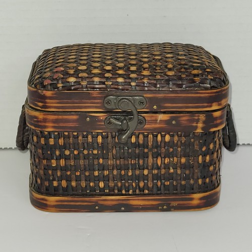 Basket hinged closure - hinged,
