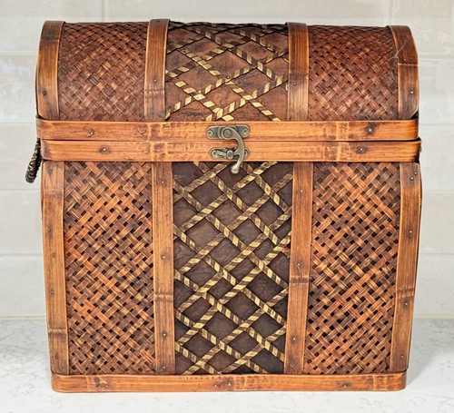 Vintage bombay company - bombay, woven